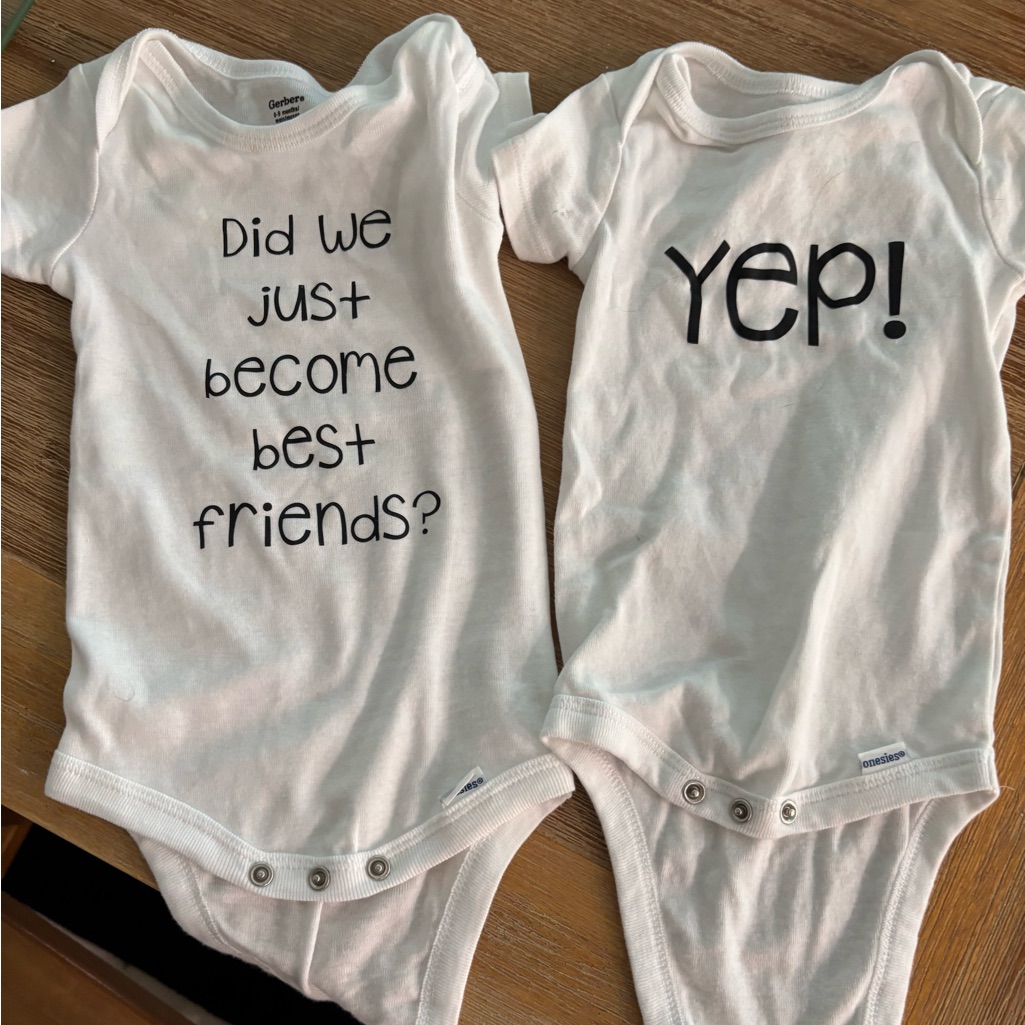 Gerber White Baby Bodysuits / Twins Or Baby Besties
